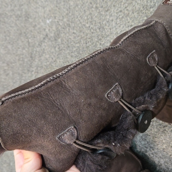 Ugg Australia Women Tall 1873 Leather Triple button Insulated boots shoes 10 - Picture 8 of 15